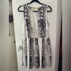 Gianni Bini size medium dress in snake skin pattern